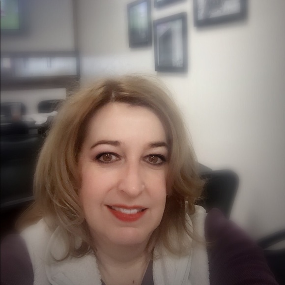 Meet your Posher, Janet - Picture 1 of 1